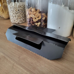 Piège anti cafard MASTER TRAP+ disposé dans une cuisine