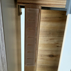 Mise en place d'un piège de détection professionnels anti punaise de lit CIMEXCATCH® dans un sommier