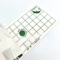 Plaque engluée à phéromone pour le piège anti mite PYRO NET