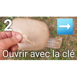 Ouvrir la boîte avec la clé fournie