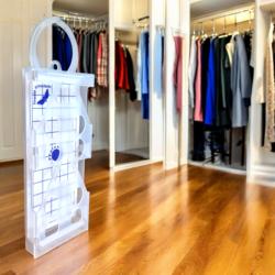 Piège à phéromone anti mites vêtements PYRO NET dans un dressing